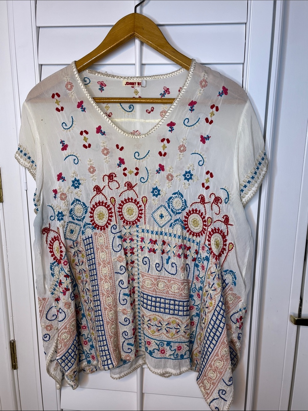 Johnny Was Cream Embroidered V-Neck Tunic with Red & Blue Accents XL